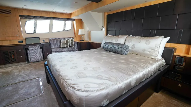 Slide: The Image of Sunseeker 88 Yacht 2012 - 5686654