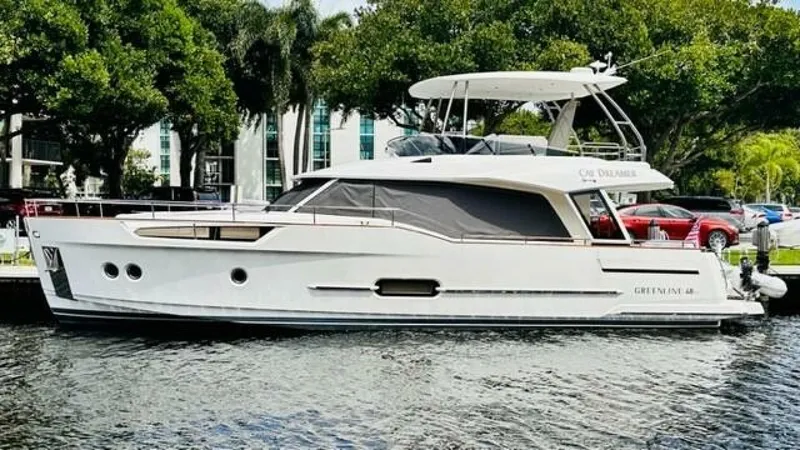 The Image of Greenline 48 Diesel Flybridge with Hardtop 2022 - 5686988