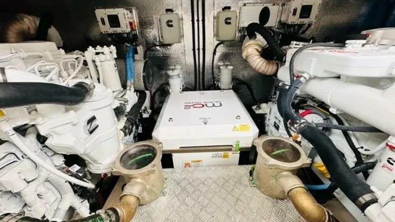 Slide: The Image of Greenline 48 Diesel Flybridge with Hardtop 2022 - 5687033