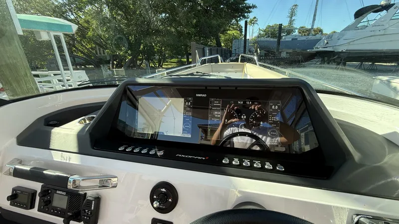 Slide: The Image of Axopar 28 T-Top 2024 - 5686838