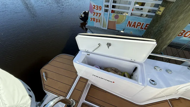 Slide: The Image of Axopar 28 T-Top 2024 - 5686828