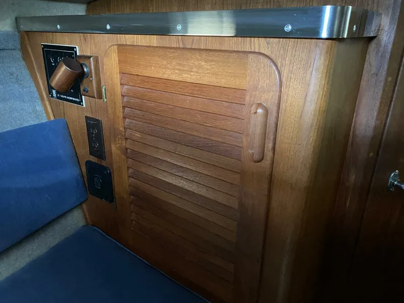 Slide: The Image of Tiara 2600 Continental 1985 - 5686966