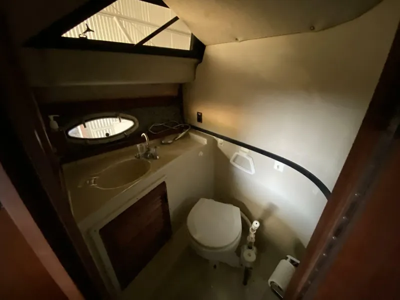 Slide: The Image of Tiara 2600 Continental 1985 - 5686982