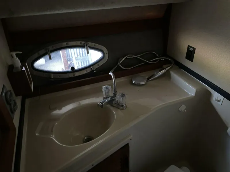 Slide: The Image of Tiara 2600 Continental 1985 - 5686980