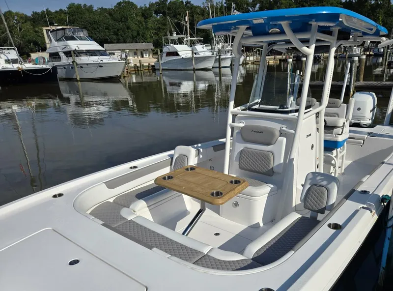 Slide: The Image of Caymas 28 2022 - 5687124