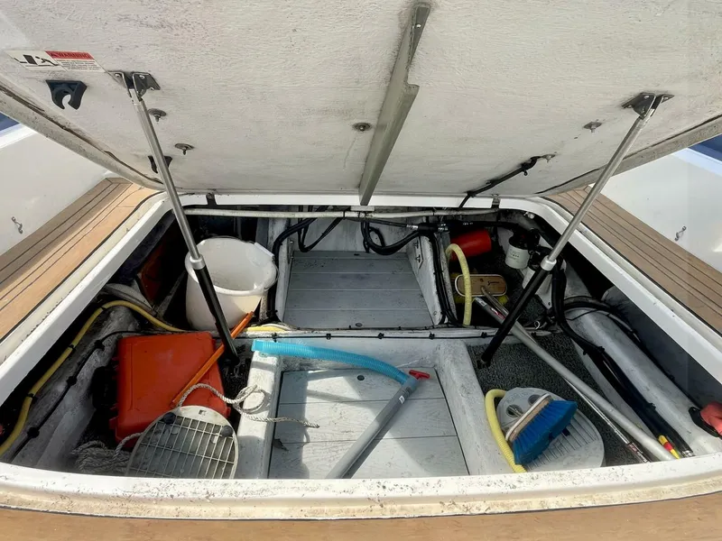 Slide: The Image of Hunt Yachts HBI 30 2011 - 5687232