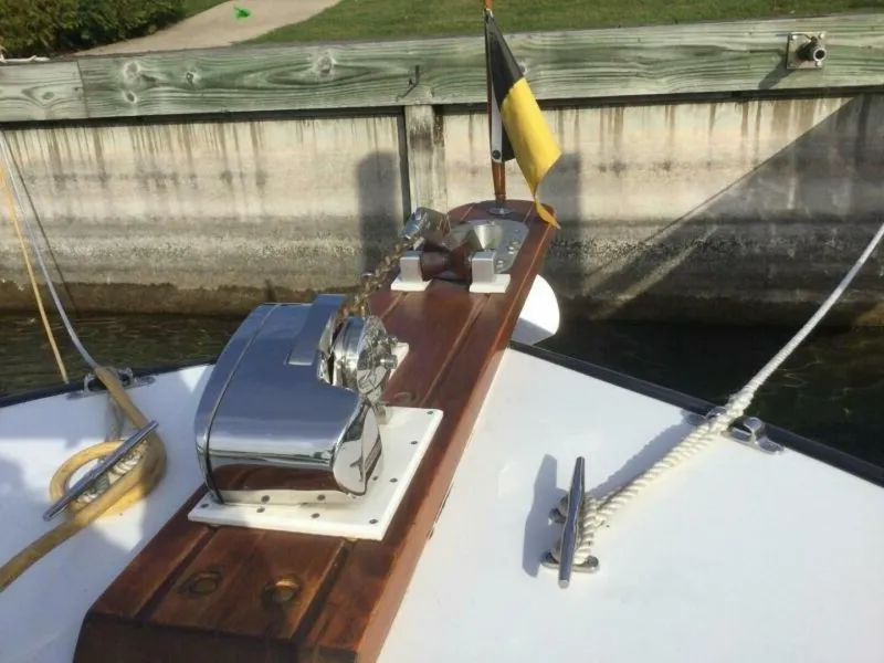 Slide: The Image of Custom 28 CC 1982 - 5687875