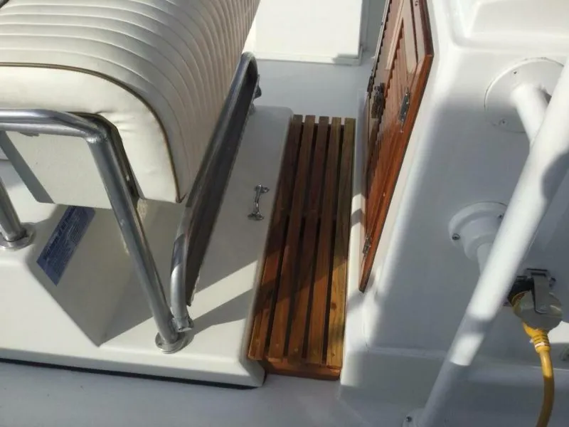 Slide: The Image of Custom 28 CC 1982 - 5687844