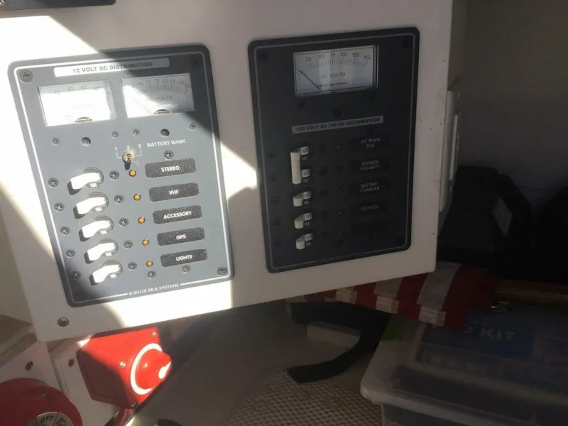 Slide: The Image of Custom 28 CC 1982 - 5687901