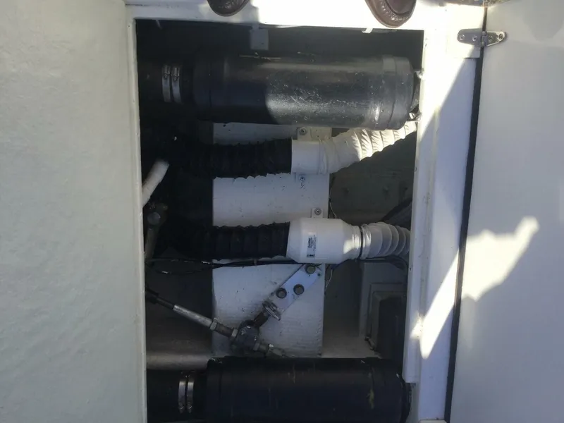 Slide: The Image of Custom 28 CC 1982 - 5687899