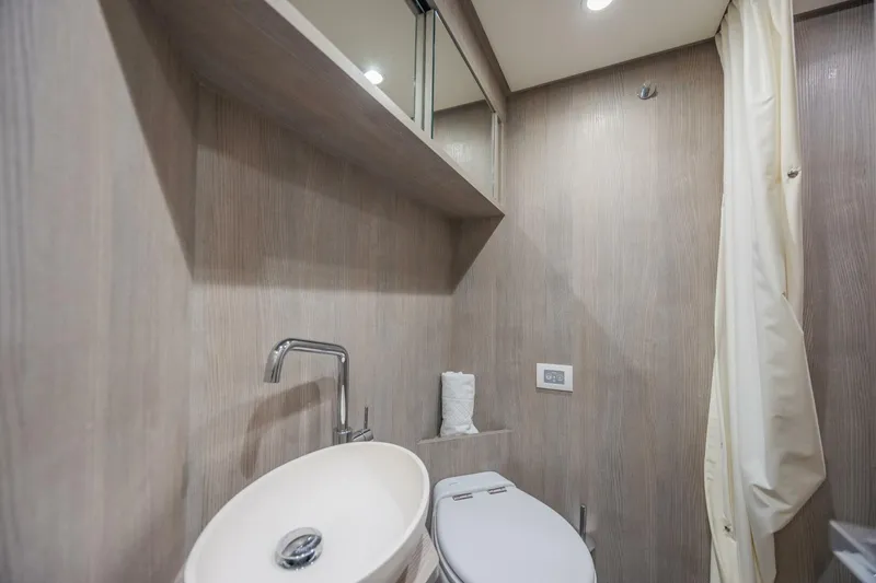 Slide: The Image of Azimut S8 2023 - 5688178