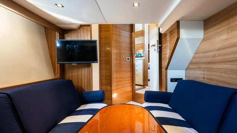 Slide: The Image of Uniesse 55S 2011 - 5688018