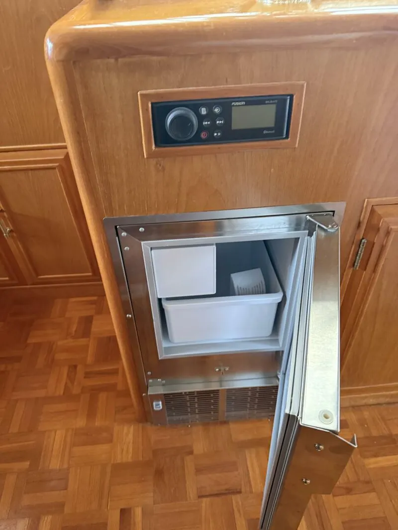 Slide: The Image of Ocean Alexander 486 1995 - 5692482