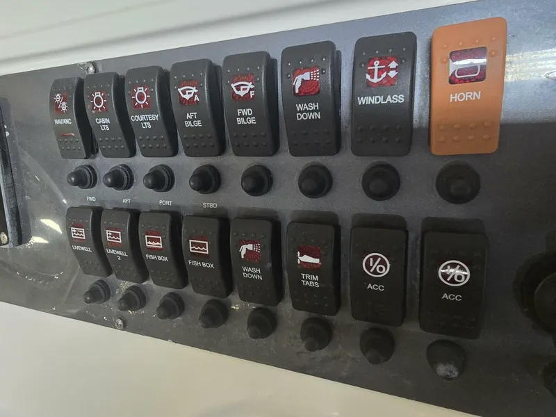 Slide: The Image of Robalo R300 2008 - 5688613