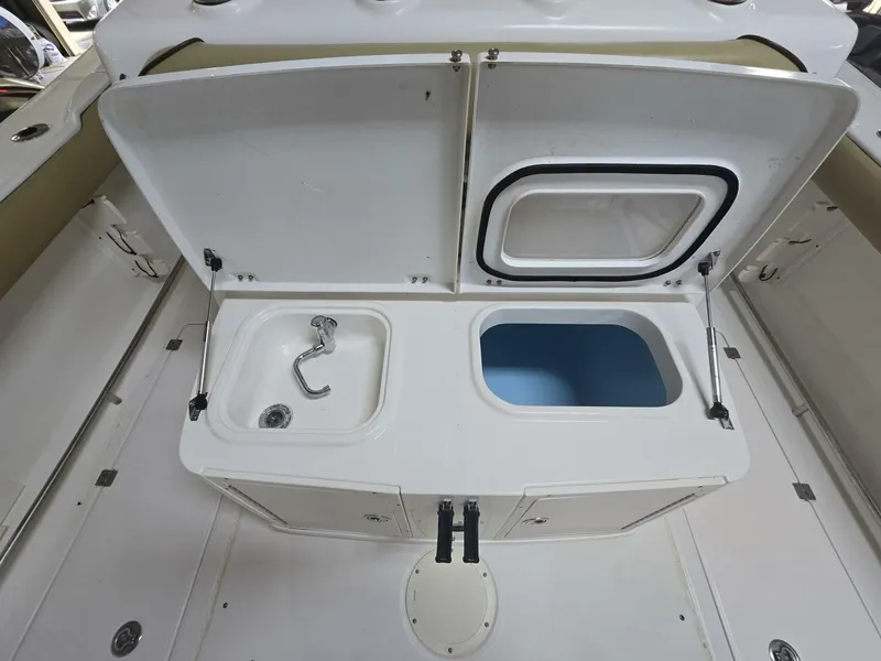 Slide: The Image of Robalo R300 2008 - 5688606