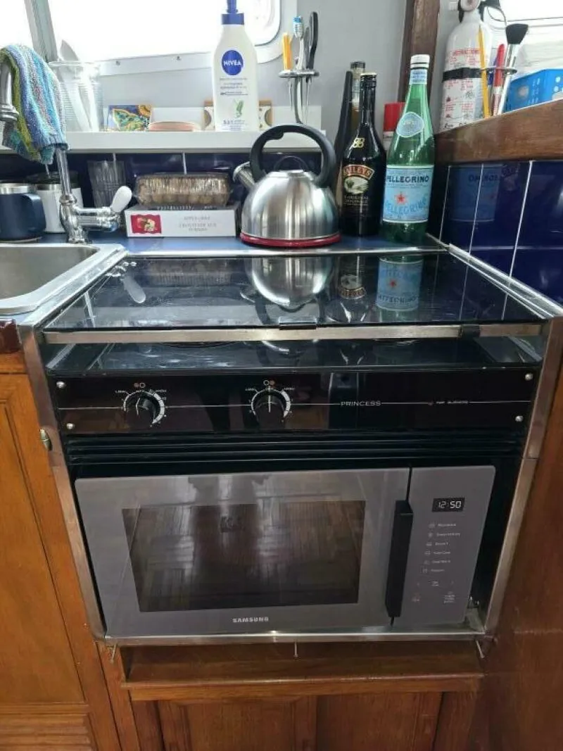 Slide: The Image of Marine Trader 34 DC 1974 - 5688930