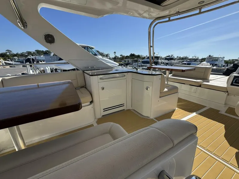 Slide: The Image of 2016 Sea Ray 510 Fly 'Bateau d’Amis' - Flybridge - 5865726