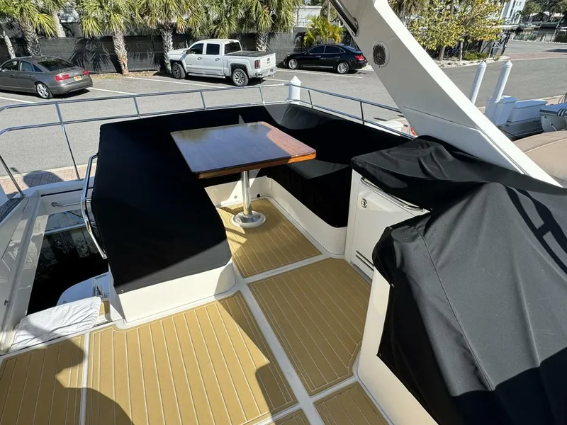 Slide: The Image of 2016 Sea Ray 510 Fly 'Bateau d’Amis' - Flybridge - 5865736