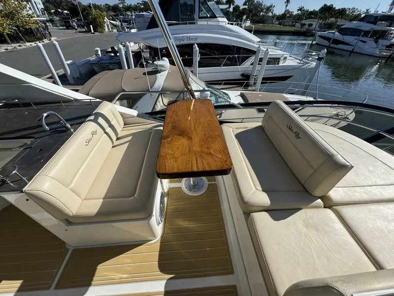 Slide: The Image of 2016 Sea Ray 510 Fly 'Bateau d’Amis' - Flybridge - 5865722