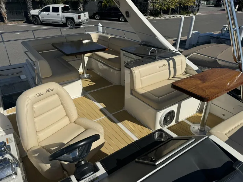 Slide: The Image of 2016 Sea Ray 510 Fly 'Bateau d’Amis' - Flybridge - 5865727