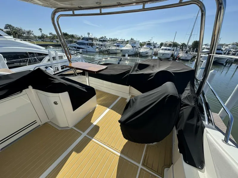 Slide: The Image of 2016 Sea Ray 510 Fly 'Bateau d’Amis' - Flybridge - 5865732