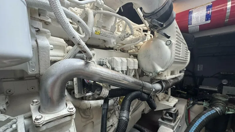 Slide: The Image of 2016 Sea Ray 510 Fly 'Bateau d’Amis' - Engine Room - 5690149