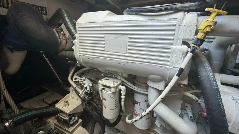 Slide: The Image of 2016 Sea Ray 510 Fly 'Bateau d’Amis' - Engine Room - 5690148