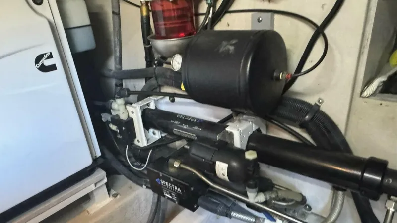 Slide: The Image of 2016 Sea Ray 510 Fly 'Bateau d’Amis' - Engine Room - 5690154