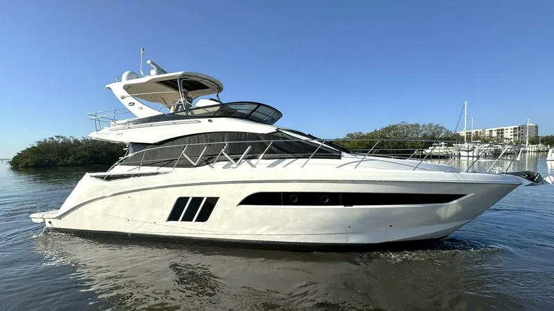 Slide: The Image of 2016 Sea Ray 510 Fly 'Bateau d’Amis' - Profile Starboard - 5690792