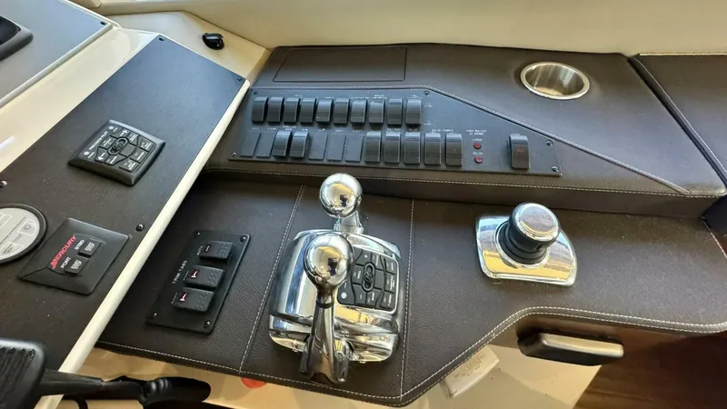 Slide: The Image of 2016 Sea Ray 510 Fly 'Bateau d’Amis' - Helm Controls - 5690681