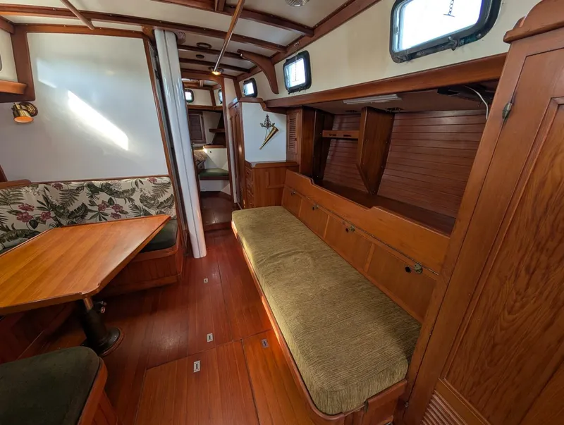 Slide: The Image of Mason 43 1981 - 5689250