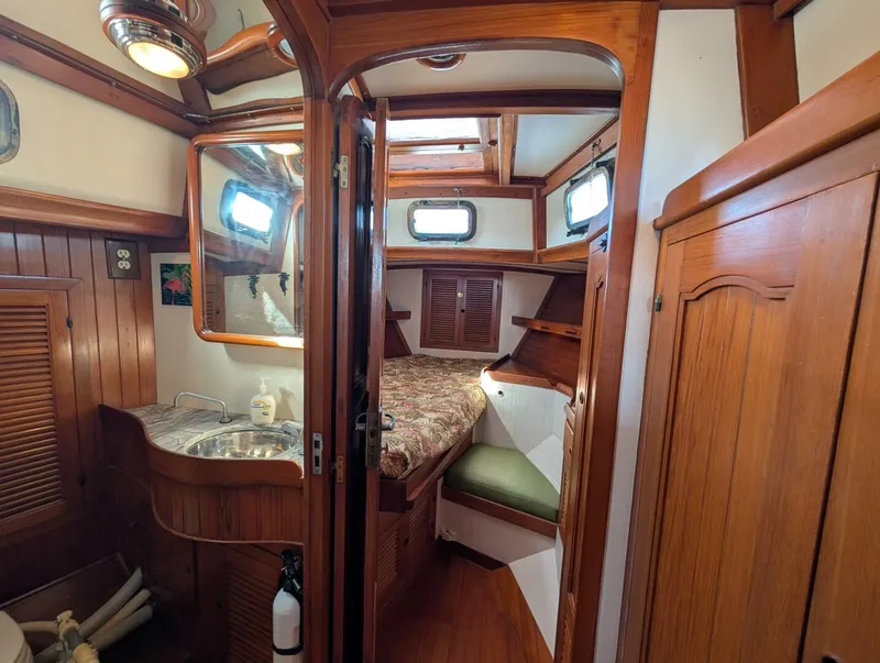 Slide: The Image of Mason 43 1981 - 5689261