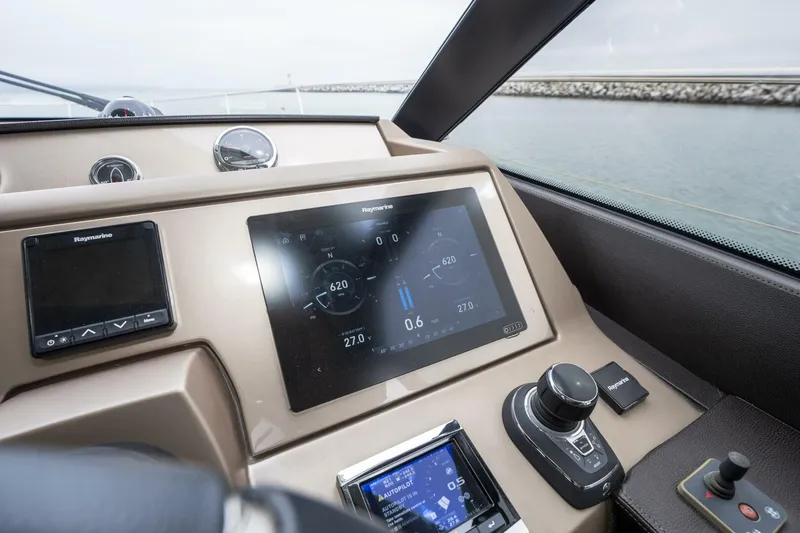 Slide: The Image of Prestige 560 2018 - 5721177