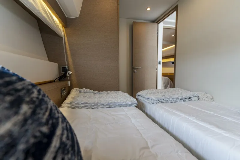 Slide: The Image of Prestige 560 2018 - 5721211