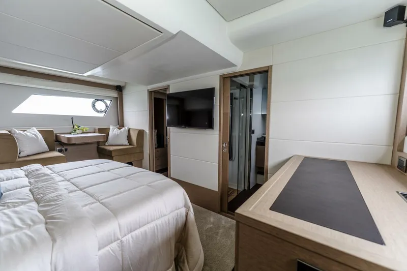 Slide: The Image of Prestige 560 2018 - 5721217