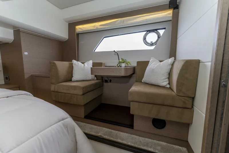 Slide: The Image of Prestige 560 2018 - 5721222