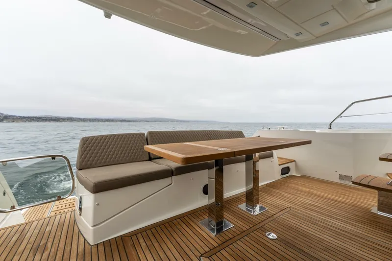 Slide: The Image of Prestige 560 2018 - 5721264