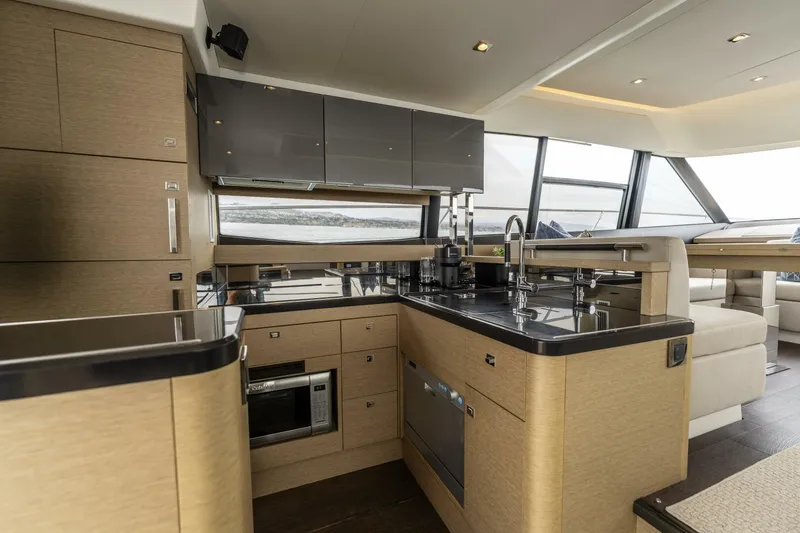 Slide: The Image of Prestige 560 2018 - 5721260