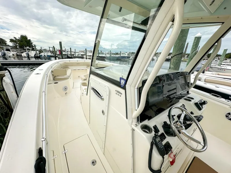 Slide: The Image of Cobia 344 CC 2015 - 5690437