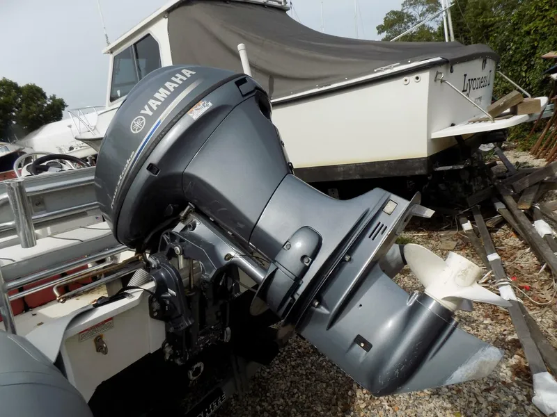 Slide: The Image of 40 Hp Yamaha outboard - 5694447