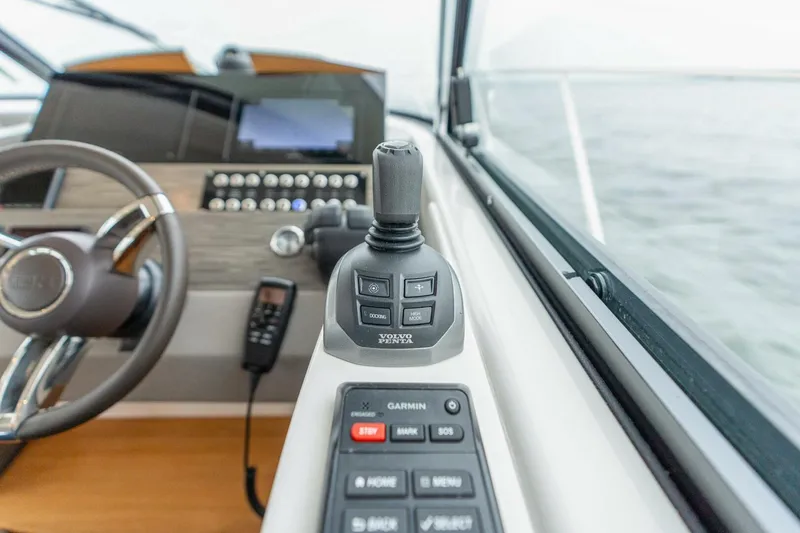 Slide: The Image of Tiara 4400 Flybridge 2021 - 5694973