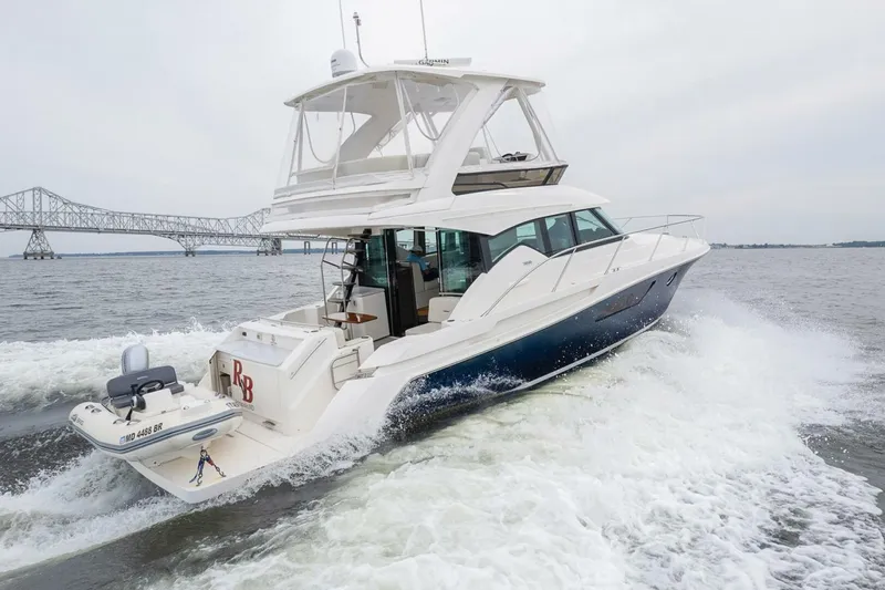 Slide: The Image of Tiara 4400 Flybridge 2021 - 5695040