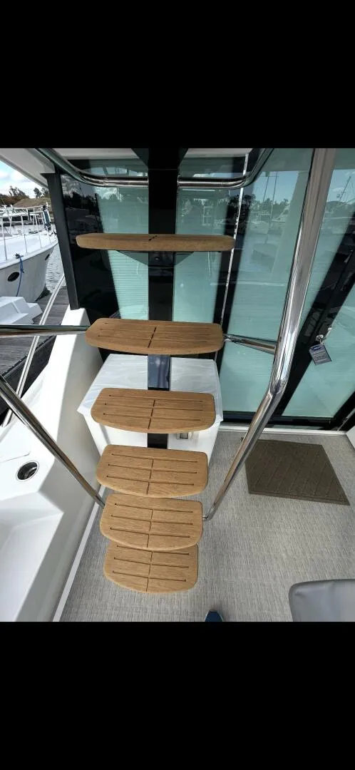 Slide: The Image of Tiara 4400 Flybridge 2021 - 5810415