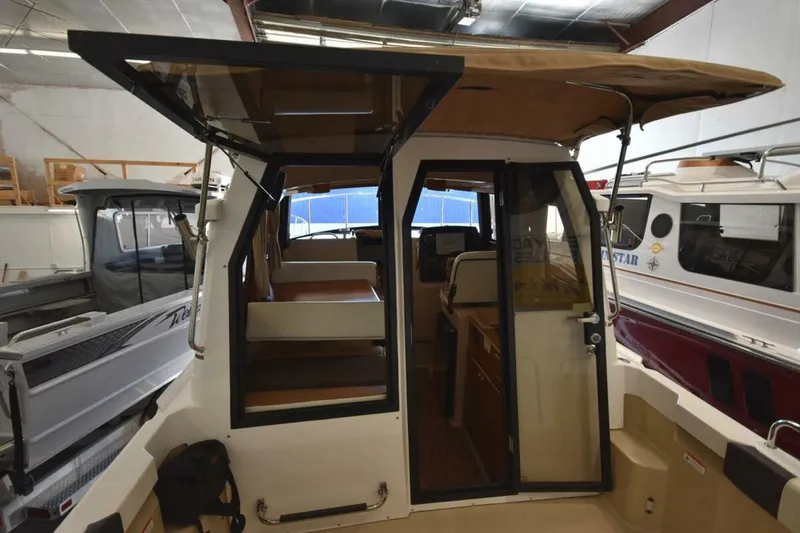 Slide: The Image of Ranger Tug R-23 LE 2018 - 5691903