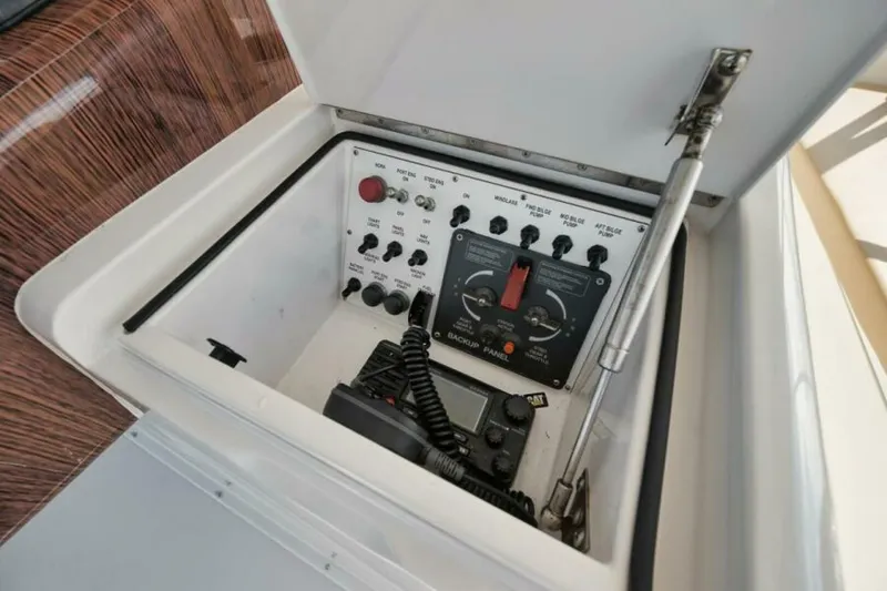 Slide: The Image of 61 Viking The Good Life- Electronics 2005 Viking 61 The Good Life  - 5692285