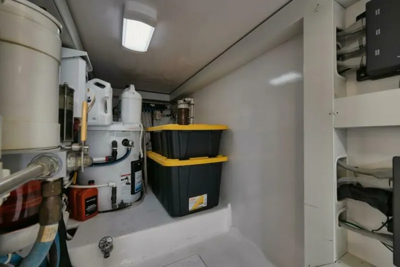 Slide: The Image of 61 Viking The Good Life- Engine Room 2005 Viking 61 The Good Life  - 5692293