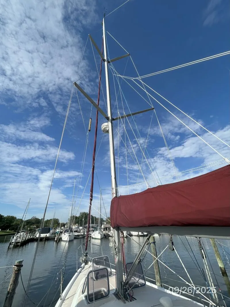 Slide: The Image of 37' Hunter rig - 5692559