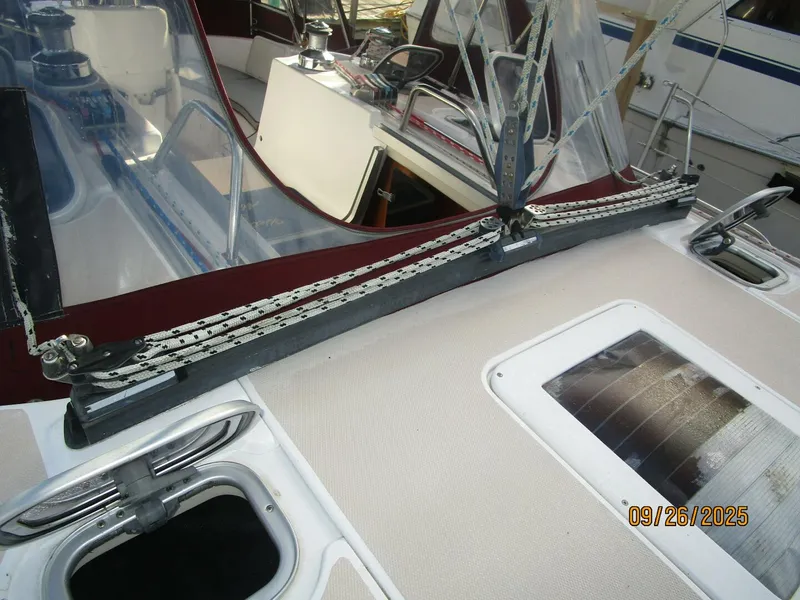 Slide: The Image of 37' Hunter traveler2 - 5692582