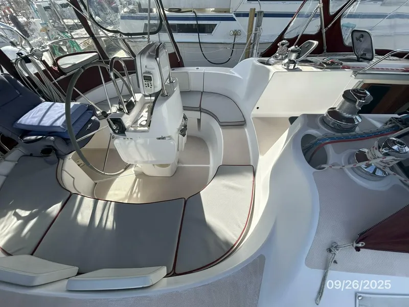 Slide: The Image of 37' Hunter cockpit port - 5692522