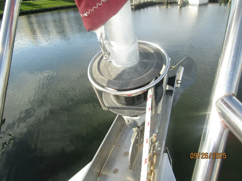 Slide: The Image of 37' Hunter roller furler - 5692560